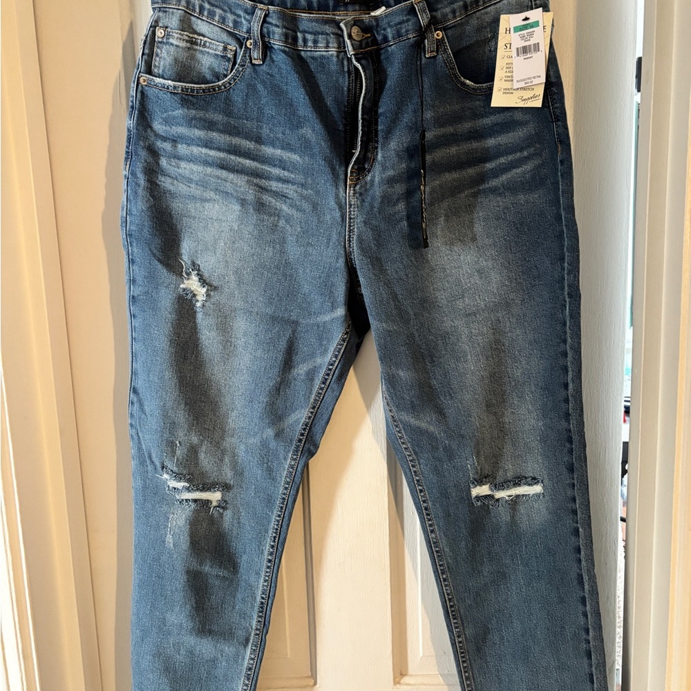 UNIONBAY Women's Distressed Cropped Jeans - Medium Blue